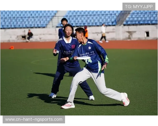 成都飞盘队与南京飞盘队赛后复盘分析力量对比与战术探讨